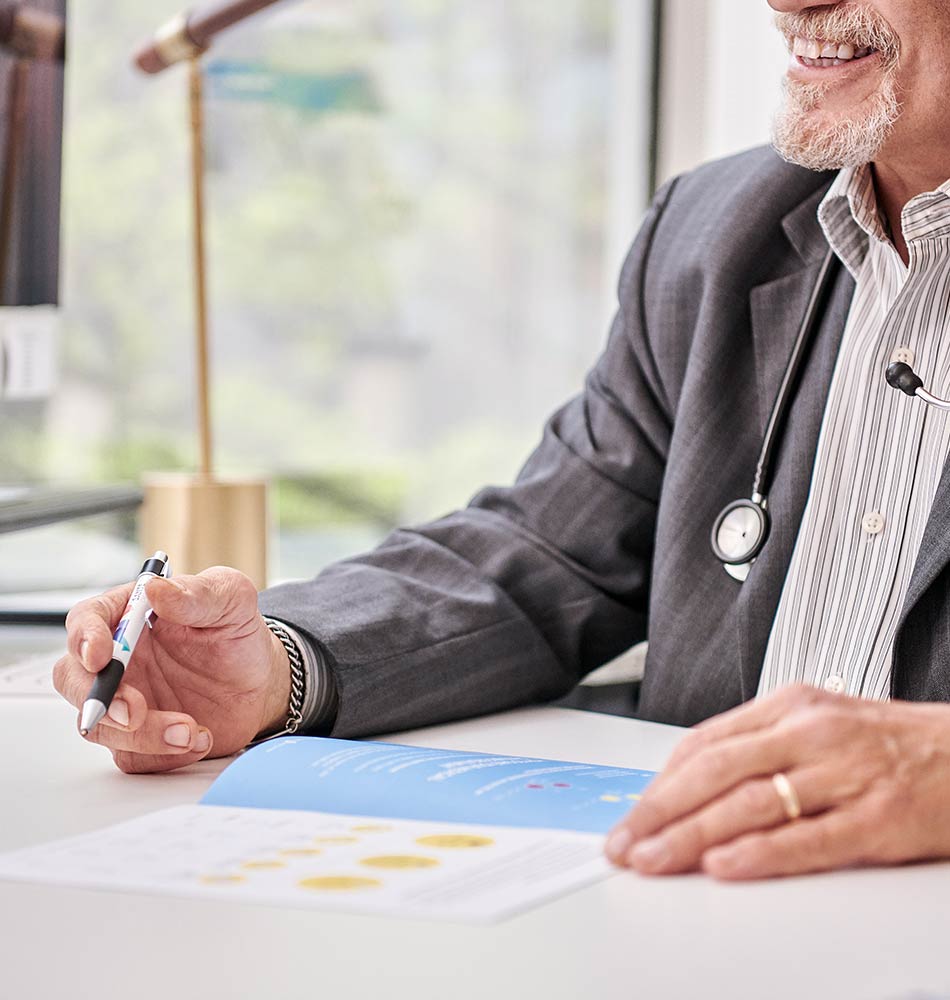 A Doctor at Santé Cannabis prescribing cannabis to patient