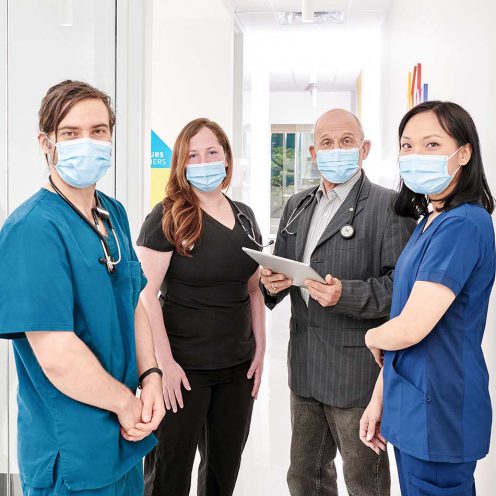 A group of Health Care practitioners at Santé Cannabis' Training Institute